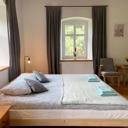 Dompodkasztanem بيت للعطل شكلارسكا بوريبا