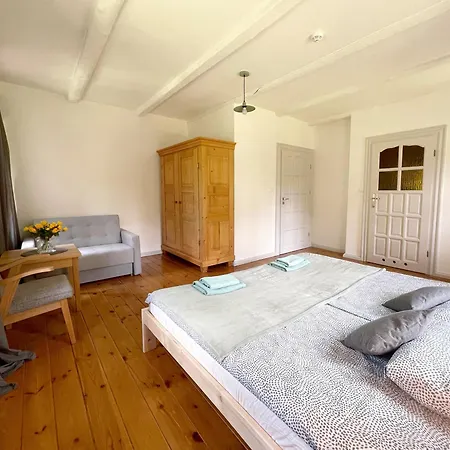 بيت للعطل Dompodkasztanem *