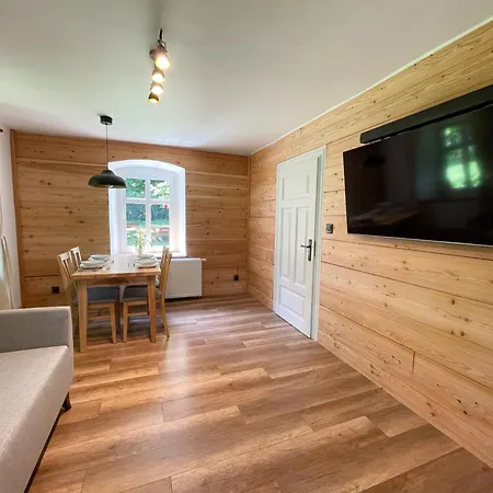 Dompodkasztanem * شكلارسكا بوريبا