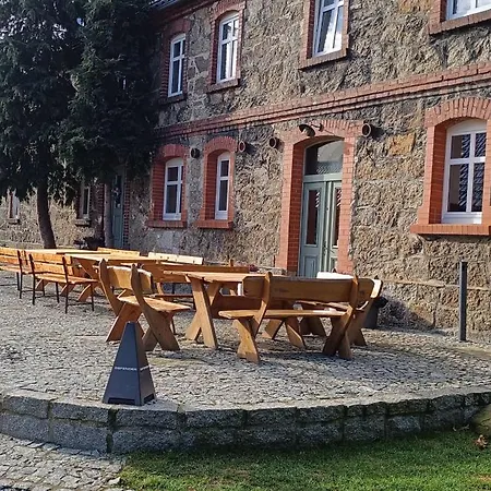 بيت للعطل Dompodkasztanem شكلارسكا بوريبا