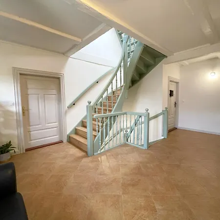 Dompodkasztanem * شكلارسكا بوريبا