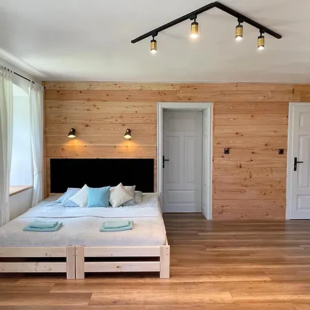 Dompodkasztanem بيت للعطل شكلارسكا بوريبا