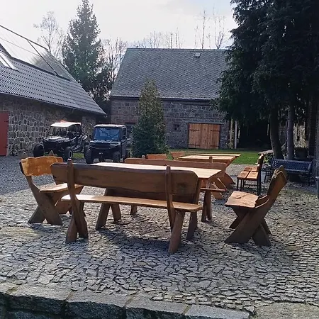 بيت للعطل Dompodkasztanem شكلارسكا بوريبا