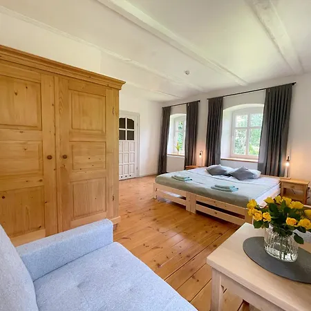 Dompodkasztanem * شكلارسكا بوريبا