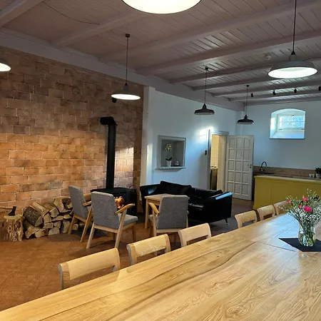 بيت للعطل Dompodkasztanem