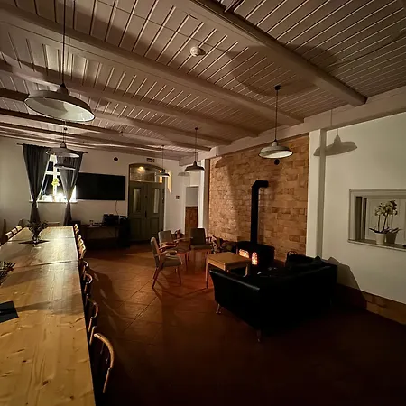 Dompodkasztanem شكلارسكا بوريبا