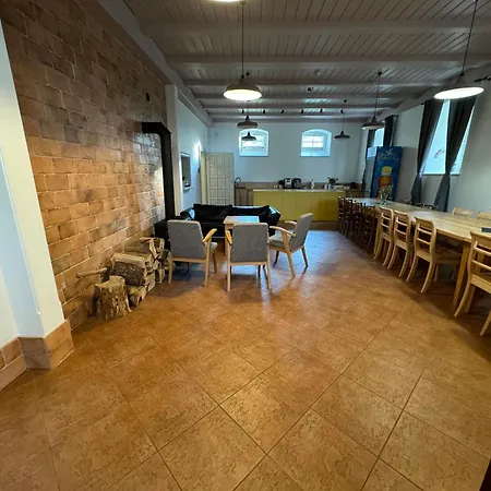 Dompodkasztanem شكلارسكا بوريبا