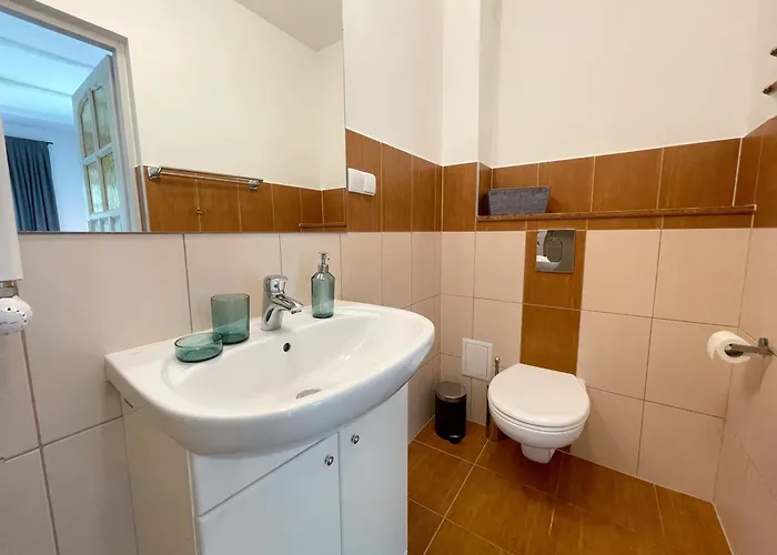 Dompodkasztanem بيت للعطل شكلارسكا بوريبا