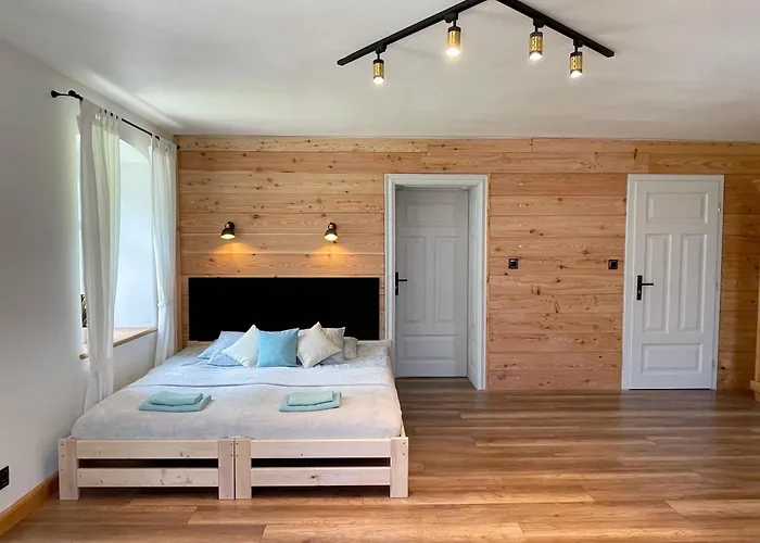 Dompodkasztanem بيت للعطل شكلارسكا بوريبا