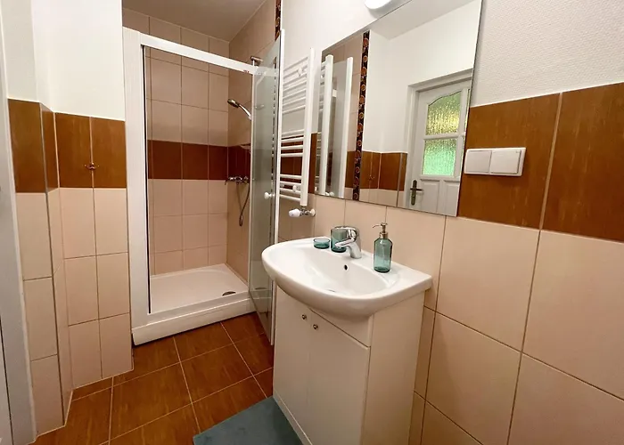 Dompodkasztanem بيت للعطل شكلارسكا بوريبا