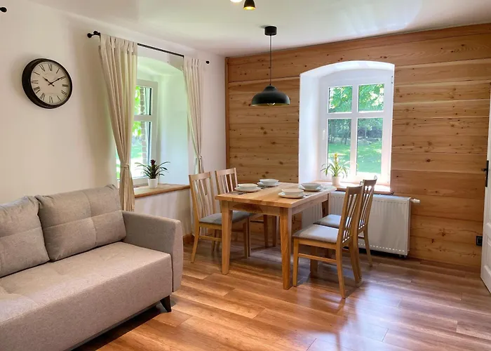 بيت للعطل Dompodkasztanem