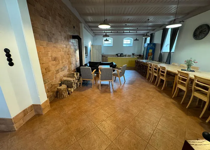 Dompodkasztanem شكلارسكا بوريبا