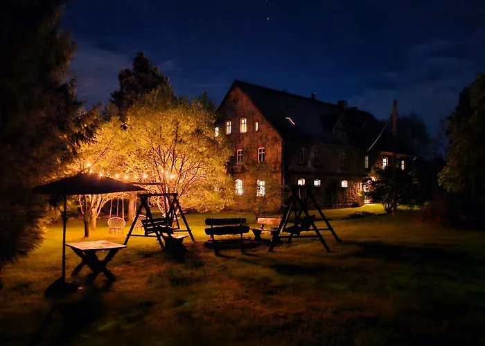 بيت للعطل Dompodkasztanem شكلارسكا بوريبا