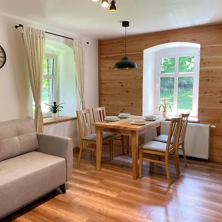 Holiday home Dompodkasztanem