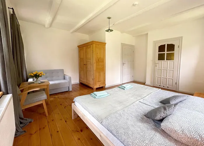 度假居 Dompodkasztanem *